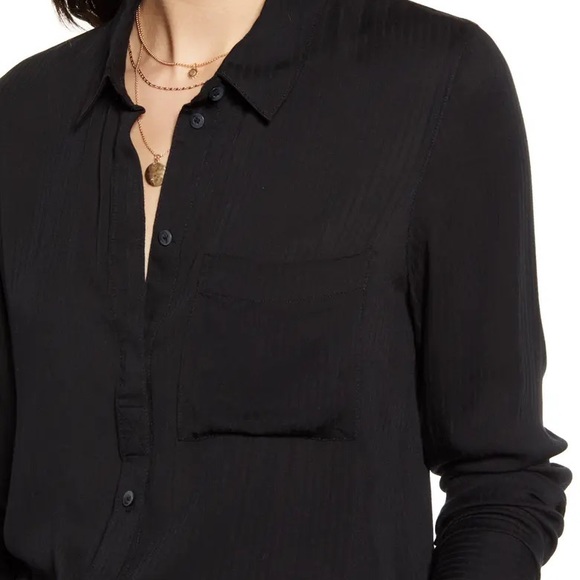 Treasure & Bond Tops - Treasure and Bond black button down long sleeve